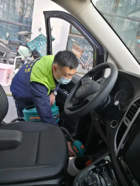 奔驰商务车除醛净化施工照片