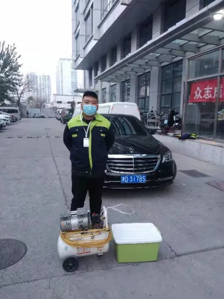 奔驰S350除醛净化施工照片